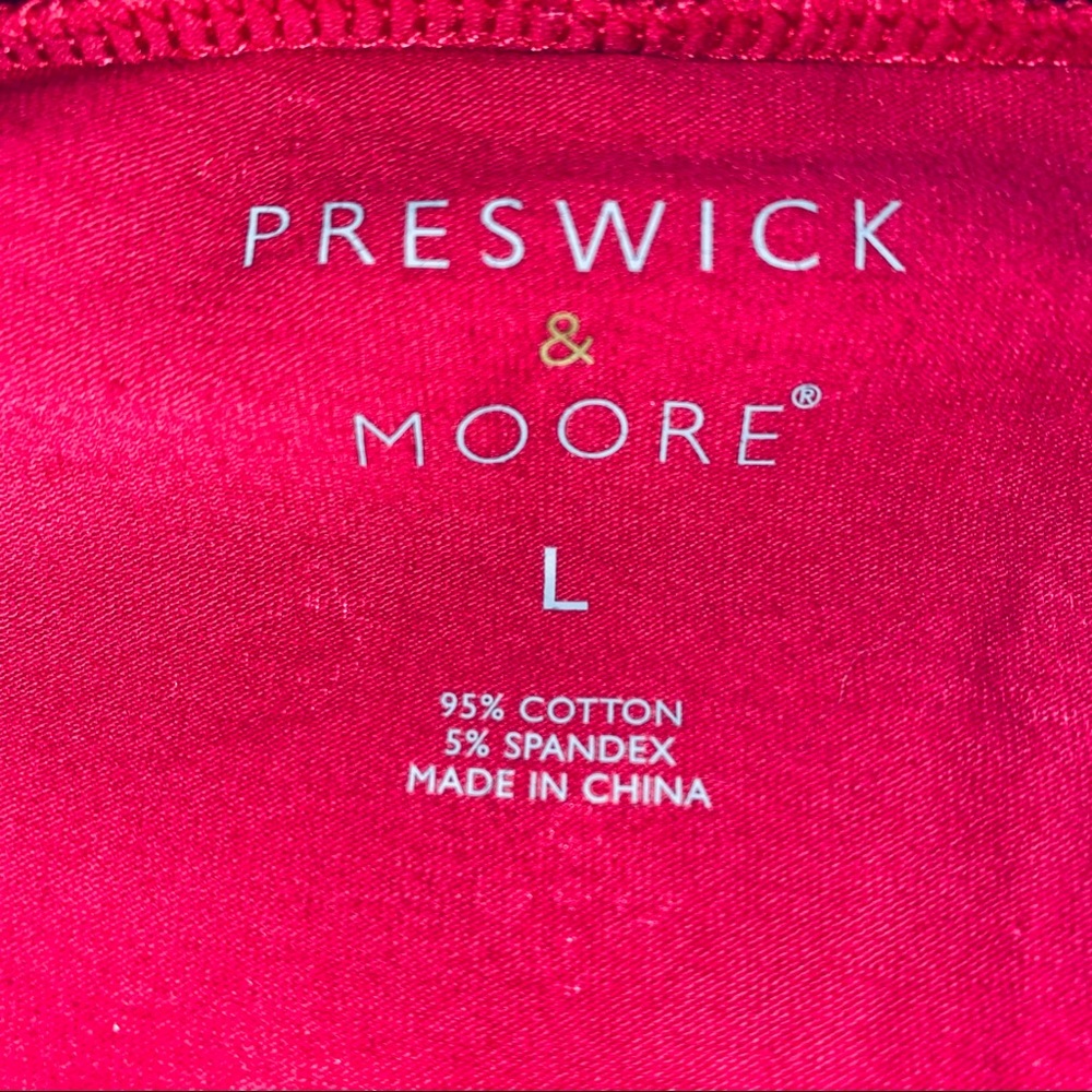 PRESWICK & MOORE VNECK TOP.  NEW - Picture 2 of 4